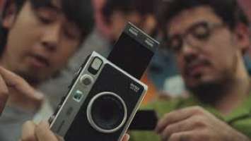 Знакомство с новой камерой Instax Mini Evo