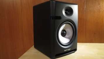 Behringer Nekkst K8 studio monitors - Unboxing