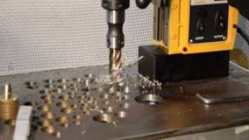 Станок на магнитной подошве - корончатое сверление 24 мм