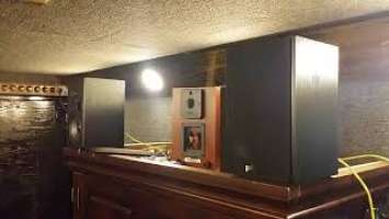 Unbox and test Polk Audio's T15 Bookshelf Speakers. Yard Sale for $10.00!