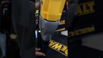 Pemasangan mata Dewalt dwe1622k magnetic drill dewalt 50mm dengan mata jetbroach